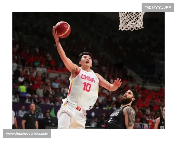 中国篮协主席郭振明赞扬男篮团结协作 展现集体可爱与团队精神